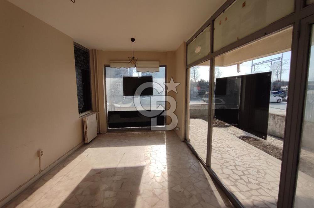 Altıntepe'de Çift Cepheli, Köşe Konumlu Kiralık Dükkan