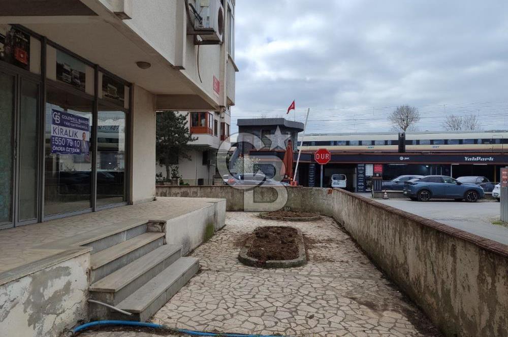 Altıntepe'de Çift Cepheli, Köşe Konumlu Kiralık Dükkan