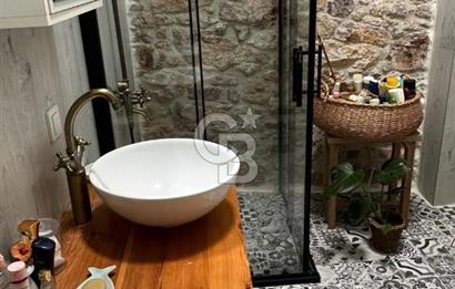 Ayvalık Merkez'de Satılık 3+1 Müstakil ve Bahçeli Rum Evi