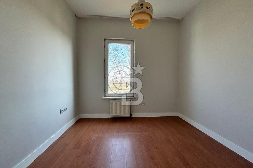 KARTEPE TAÇ YAPRAK SİTESİ'NDE 3+1 SATILIK DAİRE