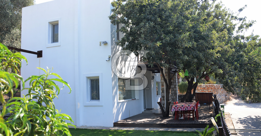 Bodrum Gölköyde Manzaralı Müstakil Yaşam 3+1 Bahçeli Ev