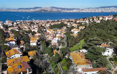  Büyükada Nizam’da Ada Mimarisinin Ruhunu Taşıyan, Özel Havuzlu, 180 m2 Ada Dairesi