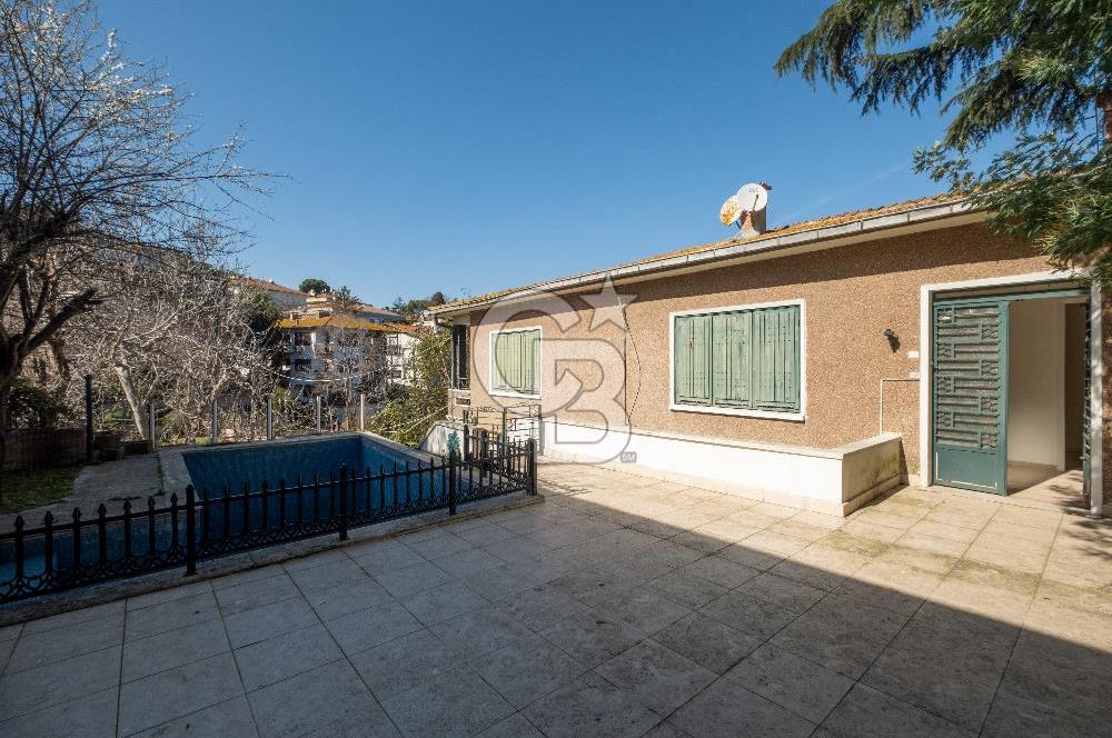  Büyükada Nizam’da Ada Mimarisinin Ruhunu Taşıyan, Özel Havuzlu, 180 m2 Ada Dairesi