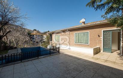  Büyükada Nizam’da Ada Mimarisinin Ruhunu Taşıyan, Özel Havuzlu, 180 m2 Ada Dairesi