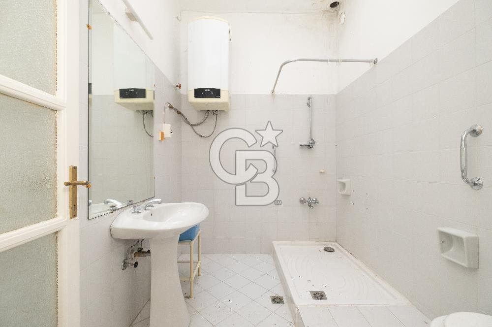  Büyükada Nizam’da Ada Mimarisinin Ruhunu Taşıyan, Özel Havuzlu, 180 m2 Ada Dairesi