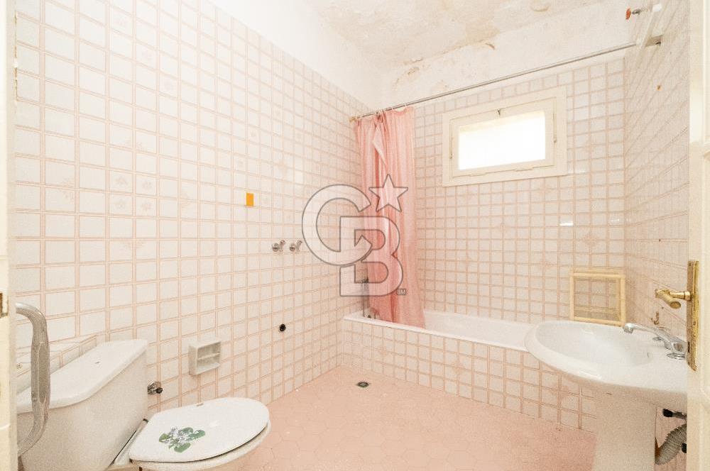  Büyükada Nizam’da Ada Mimarisinin Ruhunu Taşıyan, Özel Havuzlu, 180 m2 Ada Dairesi