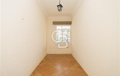  Büyükada Nizam’da Ada Mimarisinin Ruhunu Taşıyan, Özel Havuzlu, 180 m2 Ada Dairesi