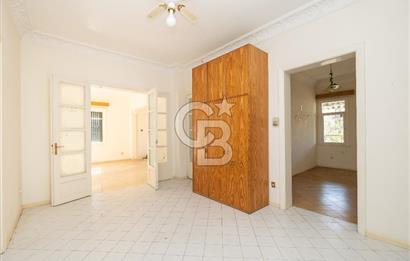  Büyükada Nizam’da Ada Mimarisinin Ruhunu Taşıyan, Özel Havuzlu, 180 m2 Ada Dairesi