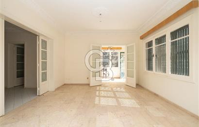  Büyükada Nizam’da Ada Mimarisinin Ruhunu Taşıyan, Özel Havuzlu, 180 m2 Ada Dairesi