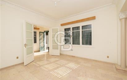  Büyükada Nizam’da Ada Mimarisinin Ruhunu Taşıyan, Özel Havuzlu, 180 m2 Ada Dairesi