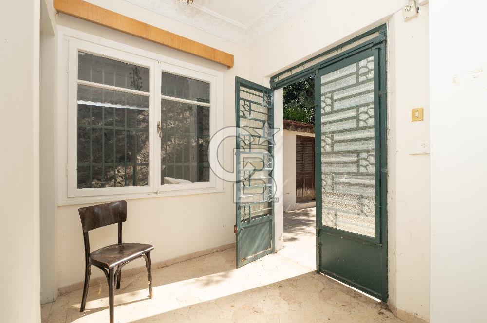  Büyükada Nizam’da Ada Mimarisinin Ruhunu Taşıyan, Özel Havuzlu, 180 m2 Ada Dairesi