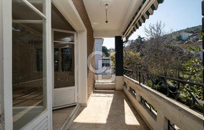  Büyükada Nizam’da Ada Mimarisinin Ruhunu Taşıyan, Özel Havuzlu, 180 m2 Ada Dairesi