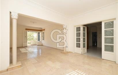  Büyükada Nizam’da Ada Mimarisinin Ruhunu Taşıyan, Özel Havuzlu, 180 m2 Ada Dairesi