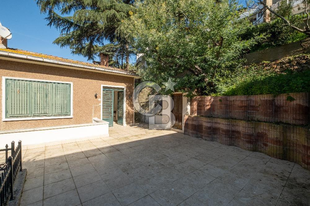  Büyükada Nizam’da Ada Mimarisinin Ruhunu Taşıyan, Özel Havuzlu, 180 m2 Ada Dairesi