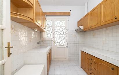  Büyükada Nizam’da Ada Mimarisinin Ruhunu Taşıyan, Özel Havuzlu, 180 m2 Ada Dairesi