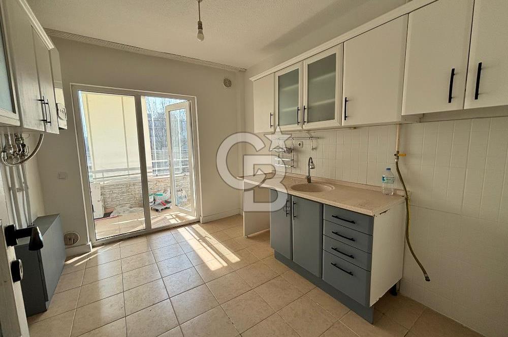 KARTEPE TAÇ YAPRAK SİTESİ'NDE 3+1 SATILIK DAİRE