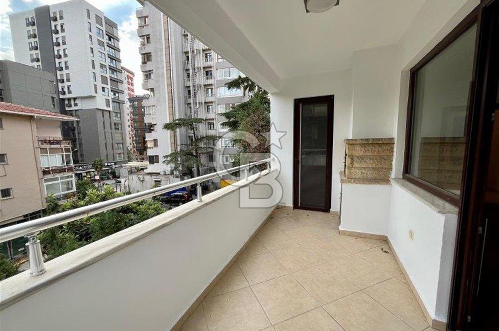 Caddebostan plaj yönünde içi yenilenmiş yatırımlık 4+1 daire