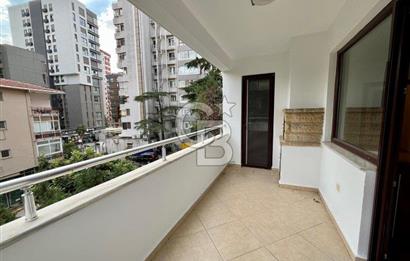 Caddebostan plaj yönünde içi yenilenmiş yatırımlık 4+1 daire