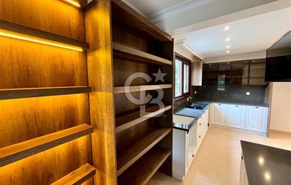 Caddebostan plaj yönünde içi yenilenmiş yatırımlık 4+1 daire