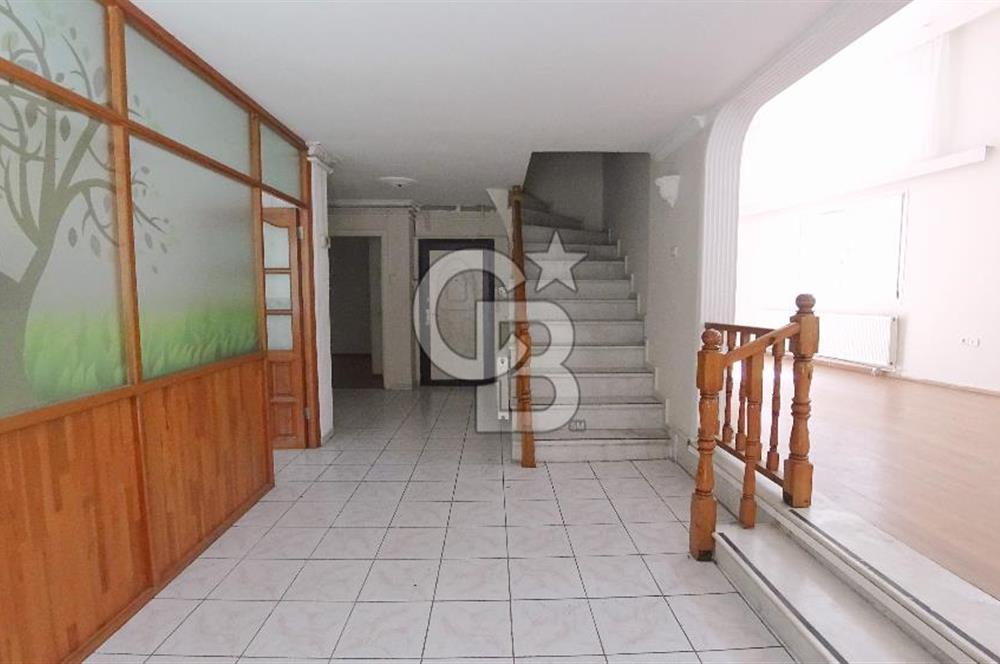 İzmir Buca Menderes Merkezi Lokasyon Kiralık 4+1 222 m² Daire