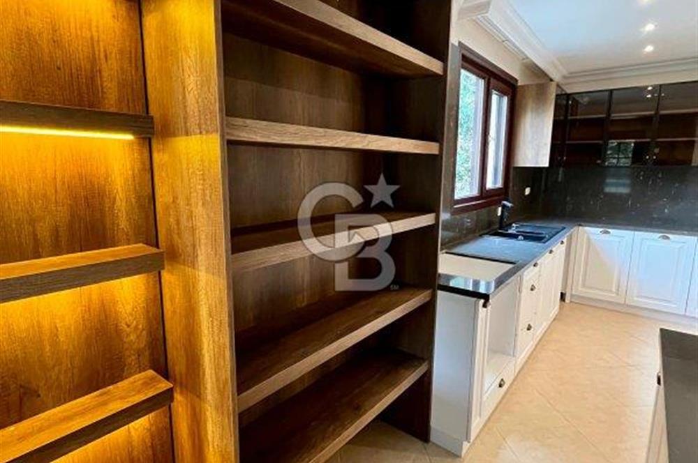 Caddebostan plaj yönünde içi yenilenmiş yatırımlık 4+1 daire