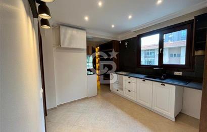 Caddebostan plaj yönünde içi yenilenmiş yatırımlık 4+1 daire