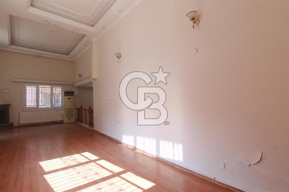 İzmir Buca Menderes Merkezi Lokasyon Kiralık 4+1 222 m² Daire