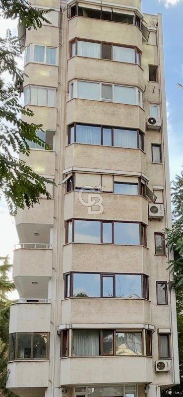 Caddebostan plaj yönünde içi yenilenmiş yatırımlık 4+1 daire