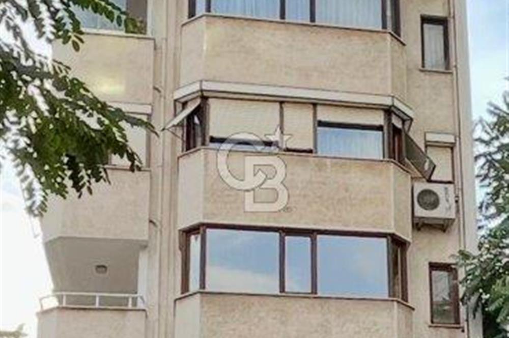 Caddebostan plaj yönünde içi yenilenmiş yatırımlık 4+1 daire