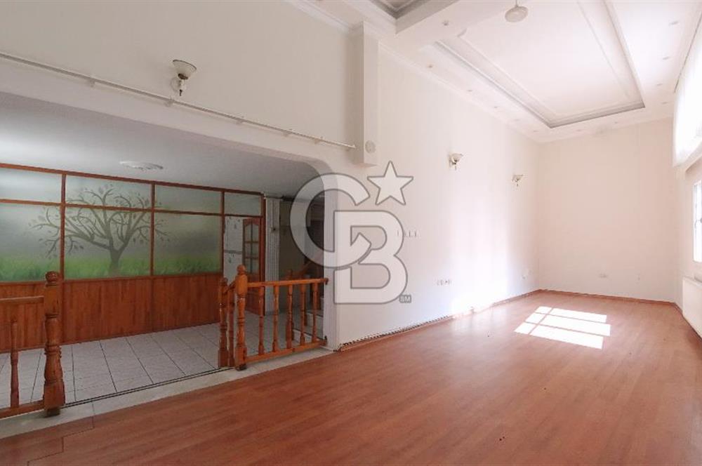 İzmir Buca Menderes Merkezi Lokasyon Kiralık 4+1 222 m² Daire