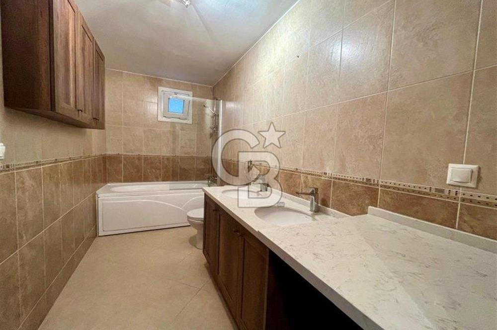 Caddebostan plaj yönünde içi yenilenmiş yatırımlık 4+1 daire