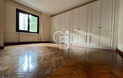 Caddebostan plaj yönünde içi yenilenmiş yatırımlık 4+1 daire