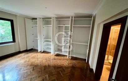 Caddebostan plaj yönünde içi yenilenmiş yatırımlık 4+1 daire