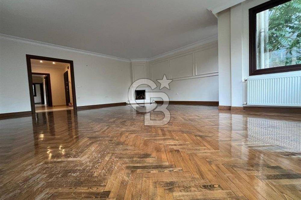 Caddebostan plaj yönünde içi yenilenmiş yatırımlık 4+1 daire