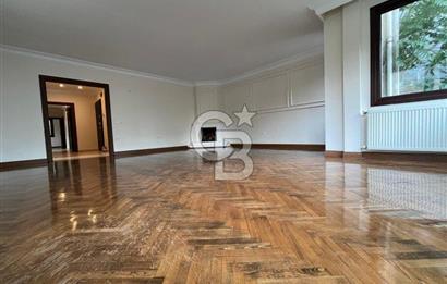 Caddebostan plaj yönünde içi yenilenmiş yatırımlık 4+1 daire