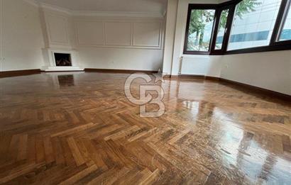 Caddebostan plaj yönünde içi yenilenmiş yatırımlık 4+1 daire