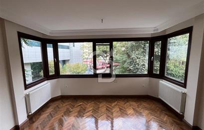 Caddebostan plaj yönünde içi yenilenmiş yatırımlık 4+1 daire