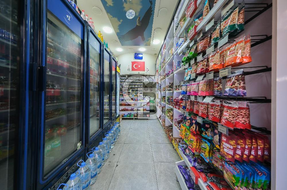 Fırsat Devren Kiralık Dükkan Beşiktaş Çarşı Kartal Heykeline 40m