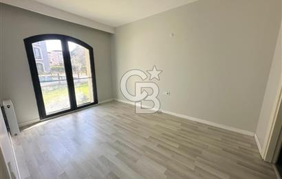 Çiğli Balatçıkda Site İçerisinde Havuz Cepheli 2+1 Kiralık Daire