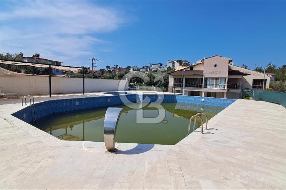 Didim Akbük'te Havuzlu Sitede Kiralık 2+1 Çatı Dubleksi
