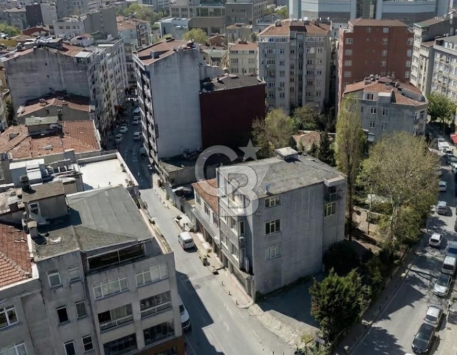 Dolapdere Caddesi’nde 980 m² Komple Ticari Bina | 9 Araç Otoparklı