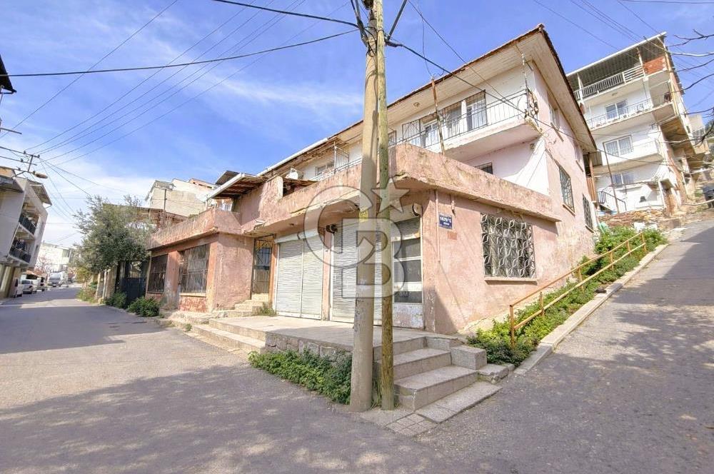 Bayraklı Alpaslan Mahallesinde Deniz Manzaralı Satılık Bina