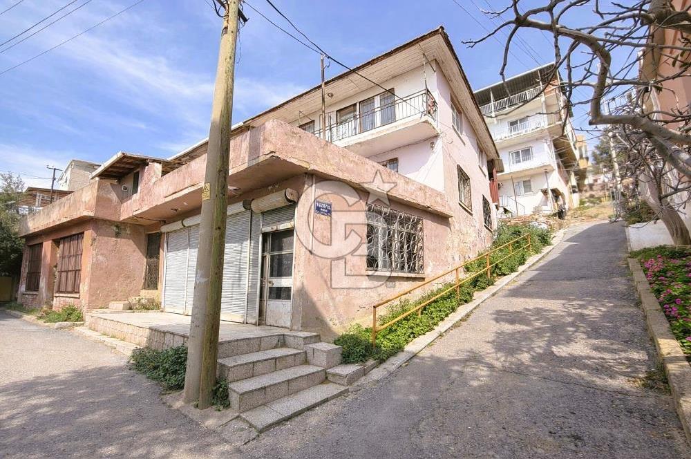 Bayraklı Alpaslan Mahallesinde Deniz Manzaralı Satılık Bina