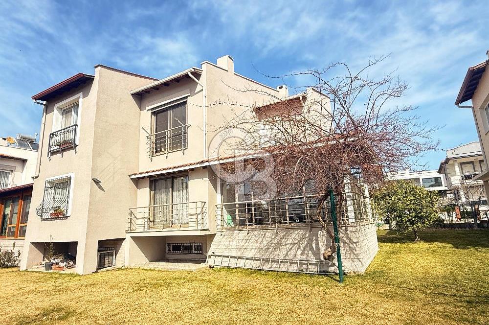 ÇEŞME 5+1 LÜKS VİLLA 