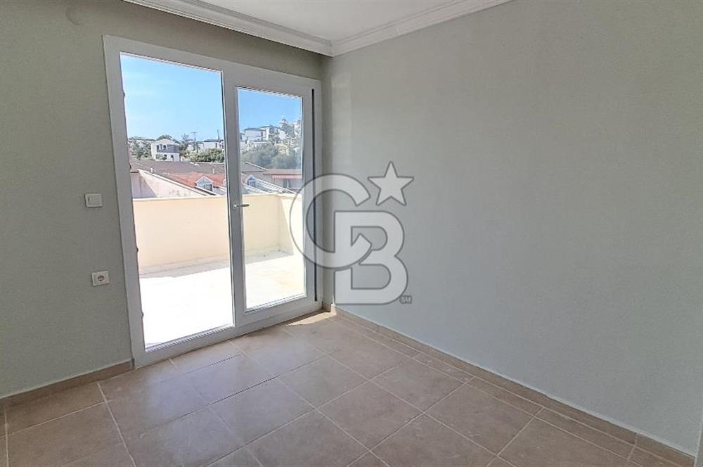 Didim Akbük'te Havuzlu Sitede Kiralık 2+1 Çatı Dubleksi