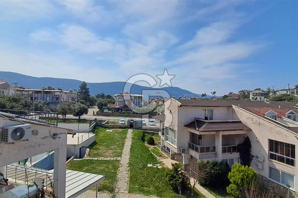 Didim Akbük'te Havuzlu Sitede Kiralık 2+1 Çatı Dubleksi