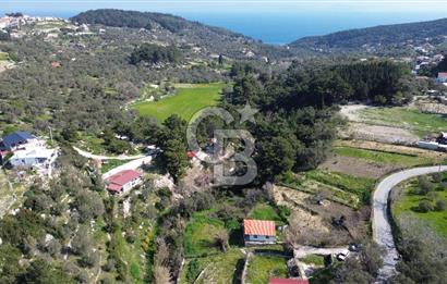 Karaburun Eğlenhoca'da 2+1 Bahçeli Tam Müstakil Ev