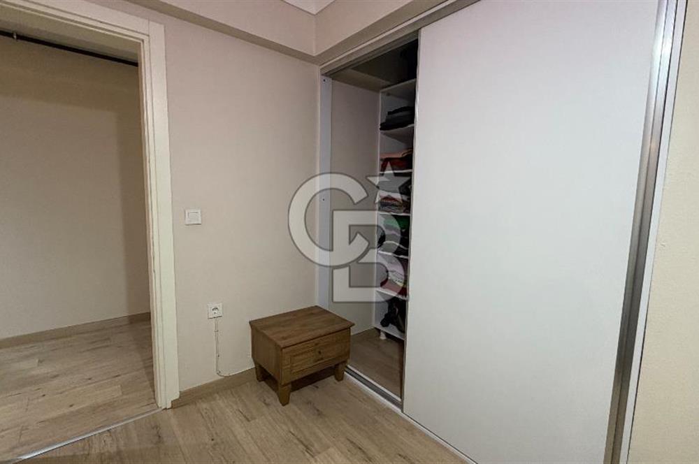 İzmir Küçük Çiğli’de Satılık Büyük 2+1 Daire   CB-PH
