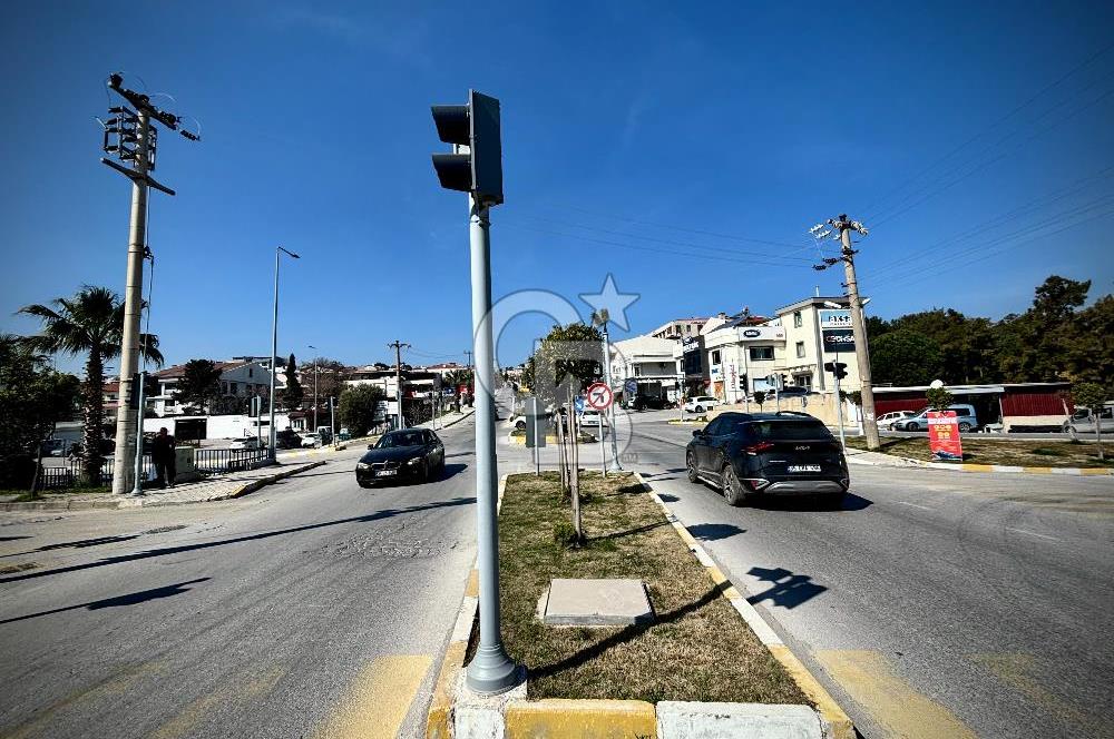 URLA MERKEZ’DE KÖŞE KONUMLU | YOĞUN YAYA-ARAÇ AKSINDA DEVREN KİRALIK İŞLETME
