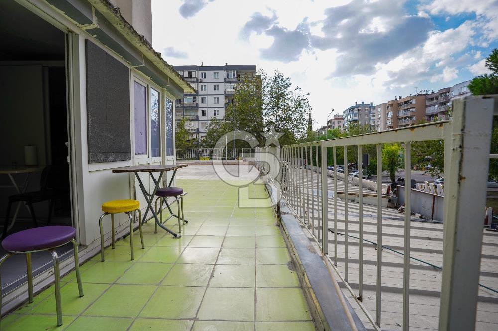 KİRALIK BORNOVA GEDİZ CADDESİ ÜZERİNDE TERASLI 1. KAT 150M